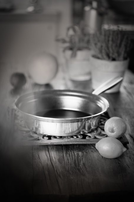 E&L-Manufaktur Produktfotografie S/W Produktfotografie Kupferpanne s/w